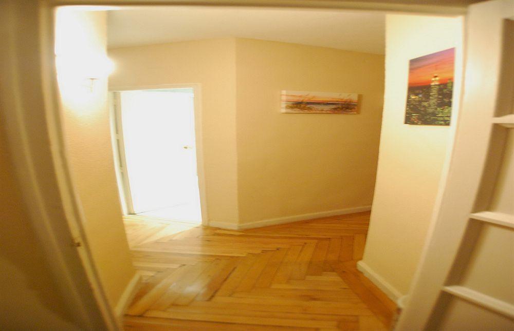Apartamentos Aqui Me Quedo Мадрид Экстерьер фото