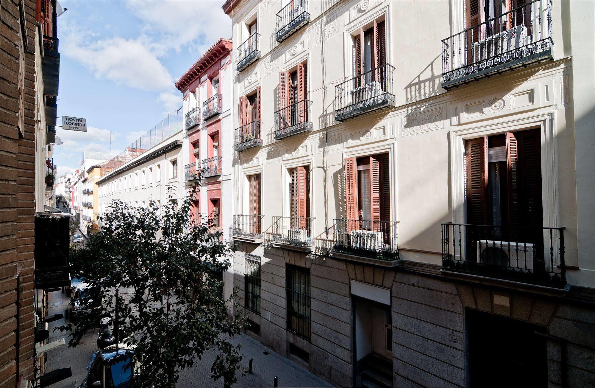 Apartamentos Aqui Me Quedo Мадрид Экстерьер фото