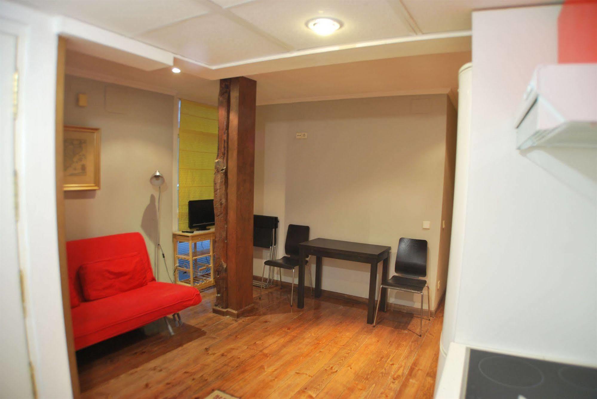 Apartamentos Aqui Me Quedo Мадрид Экстерьер фото