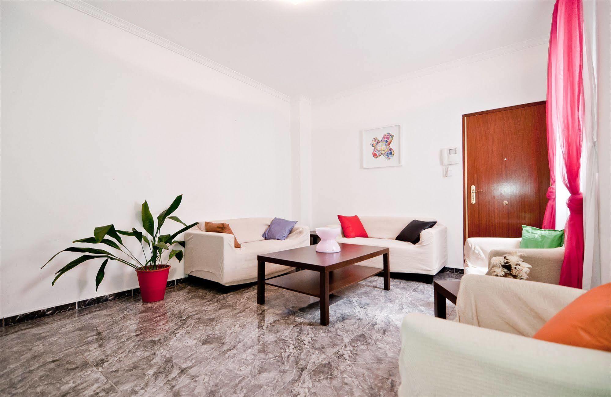 Apartamentos Aqui Me Quedo Мадрид Экстерьер фото