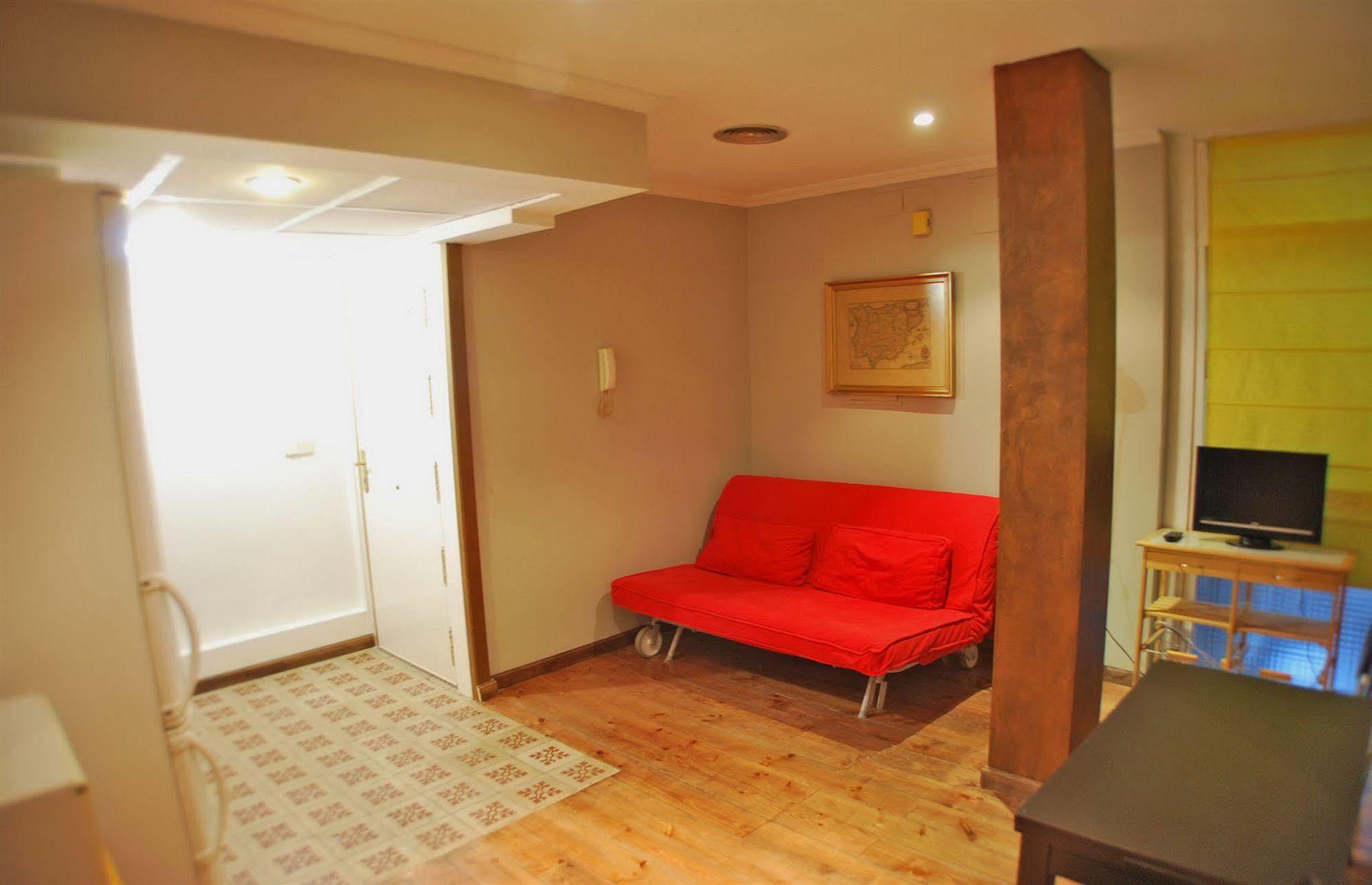 Apartamentos Aqui Me Quedo Мадрид Экстерьер фото
